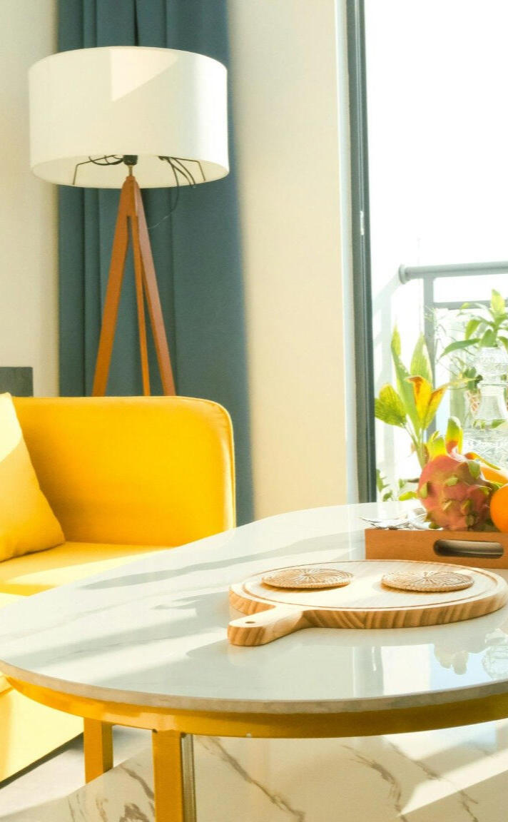 Serviço de concierge local e gestão híbrida com presença física no local